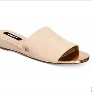 DKNY ANI wedge slide